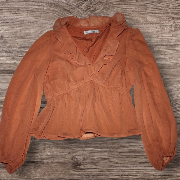 Abercrombie & Fitch Tops - NWOT Abercrombie & Fitch Womens Sz M Blouse Top Rust Ruffle V Neck Puff Sleeves